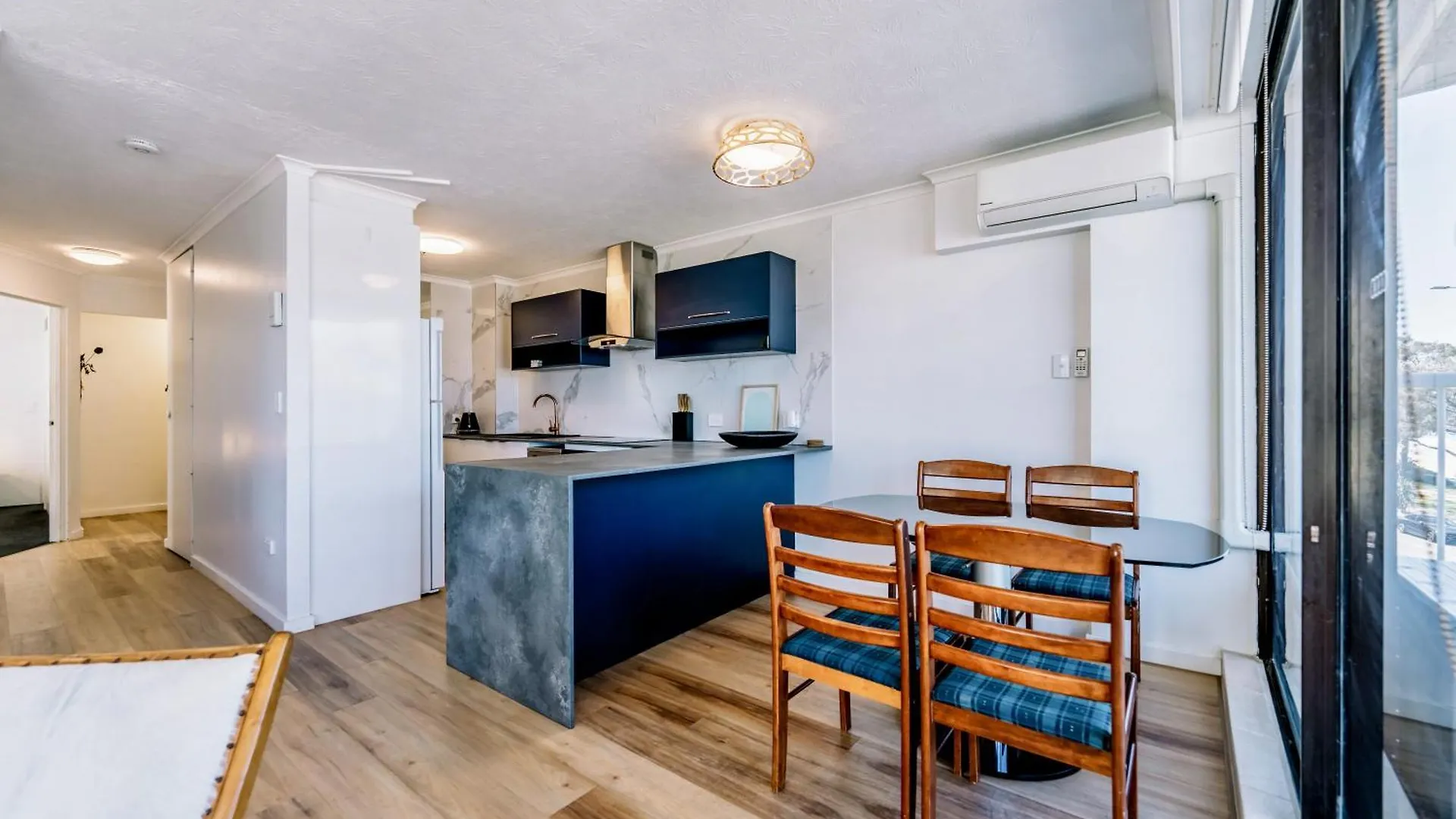 *** Aparthotel Olympus Beachfront Apartments Gold Coast Australia