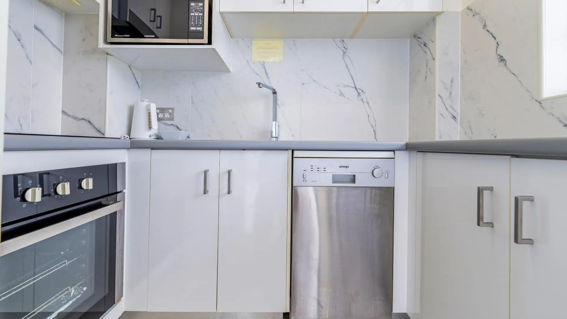 Aparthotel Olympus Beachfront Apartments Gold Coast