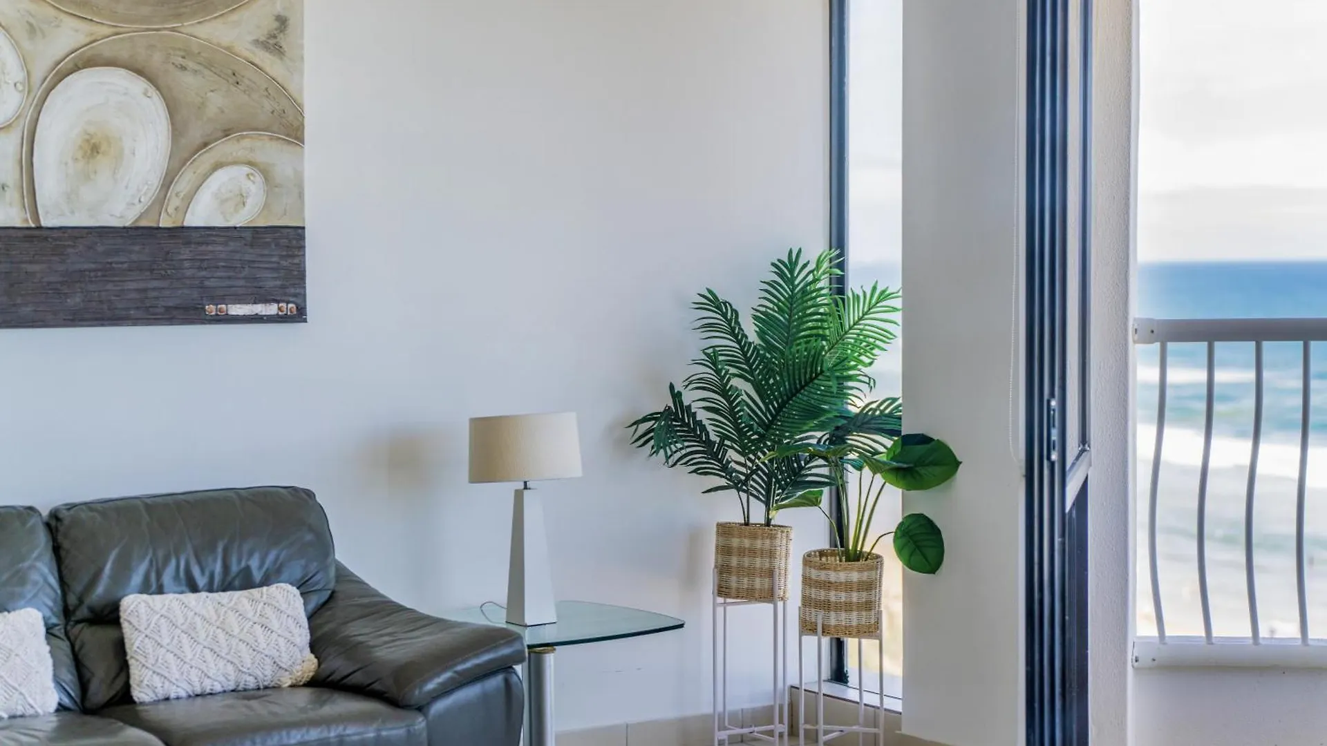 *** Aparthotel Olympus Beachfront Apartments Gold Coast Australia