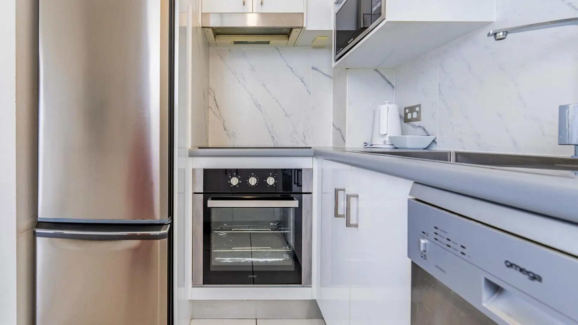 Olympus Beachfront Apartments Gold Coast