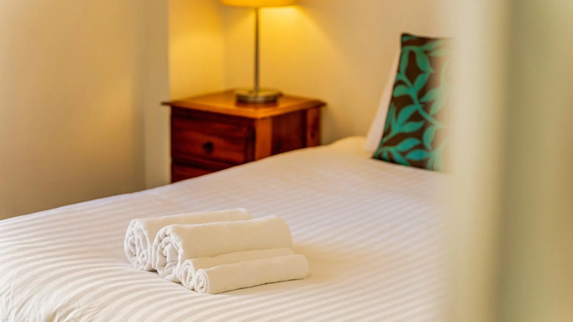 Aparthotel Olympus Beachfront Apartments Gold Coast